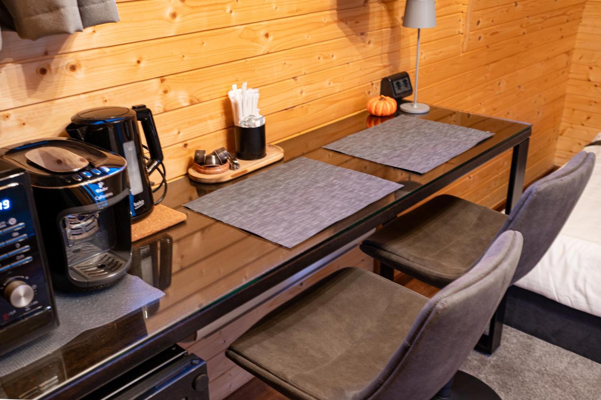 Glamp In Style Pods Resort Bran  Exteriör bild