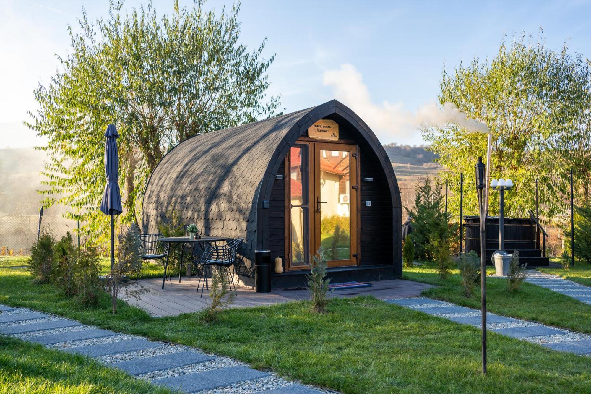 Glamp In Style Pods Resort Bran  Exteriör bild