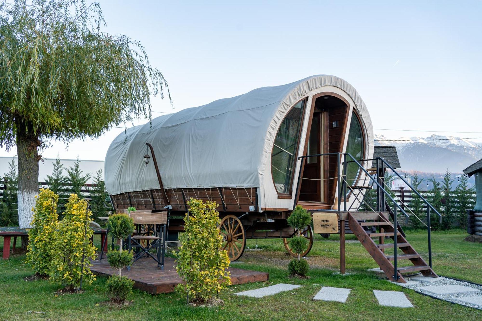 Glamp In Style Pods Resort Bran  Exteriör bild