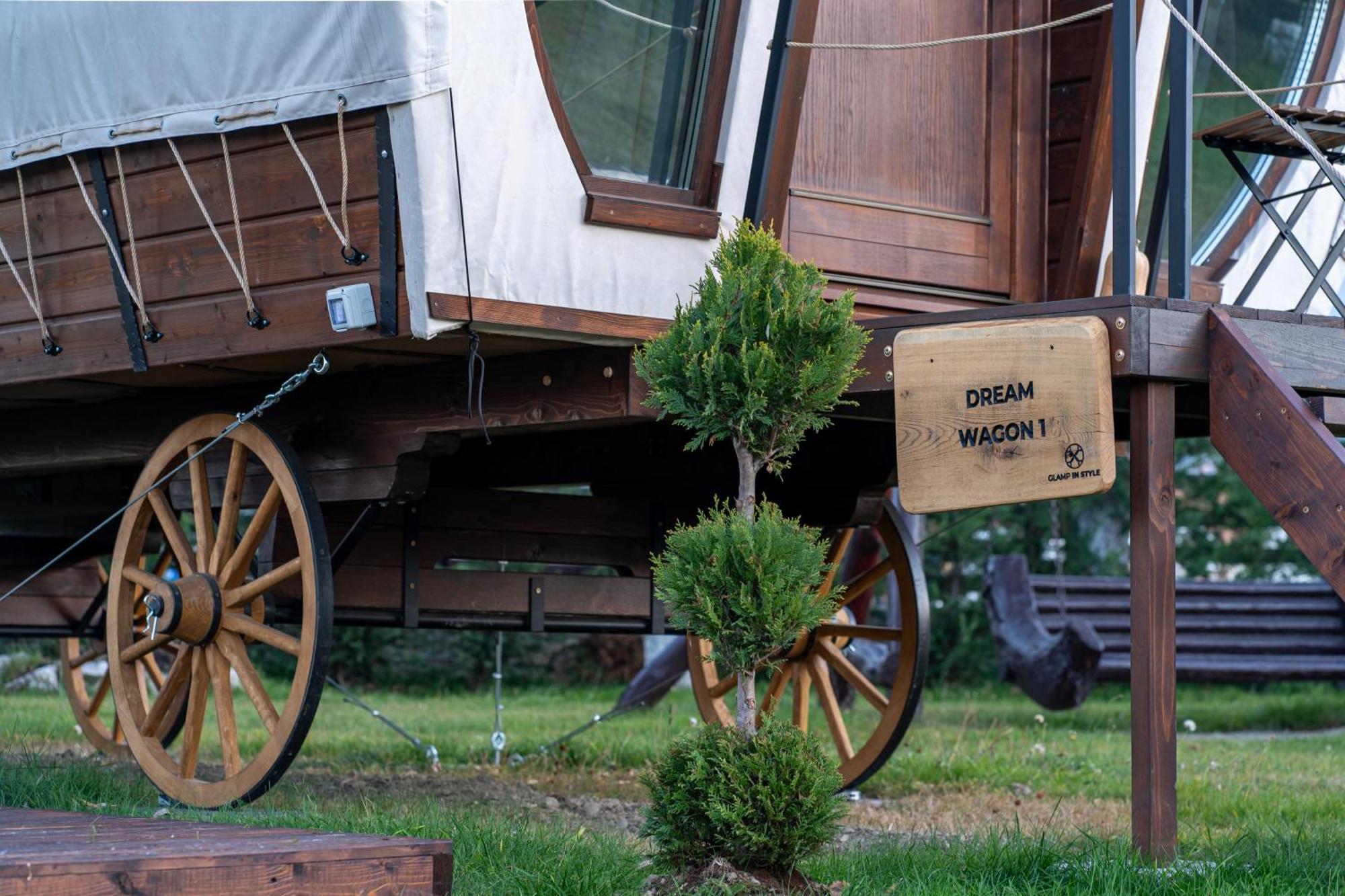 Glamp In Style Pods Resort Bran  Exteriör bild