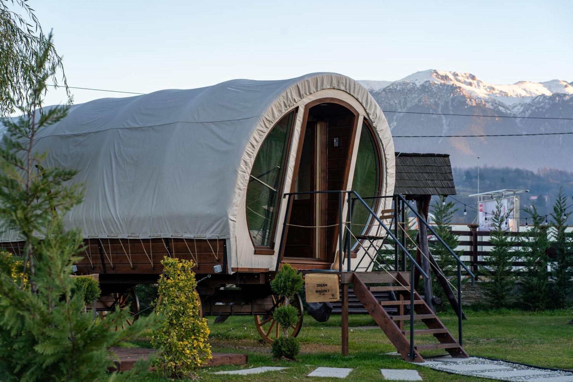 Glamp In Style Pods Resort Bran  Exteriör bild