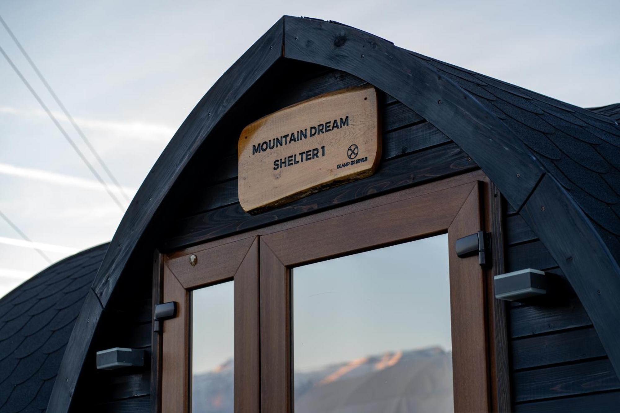 Glamp In Style Pods Resort Bran  Exteriör bild