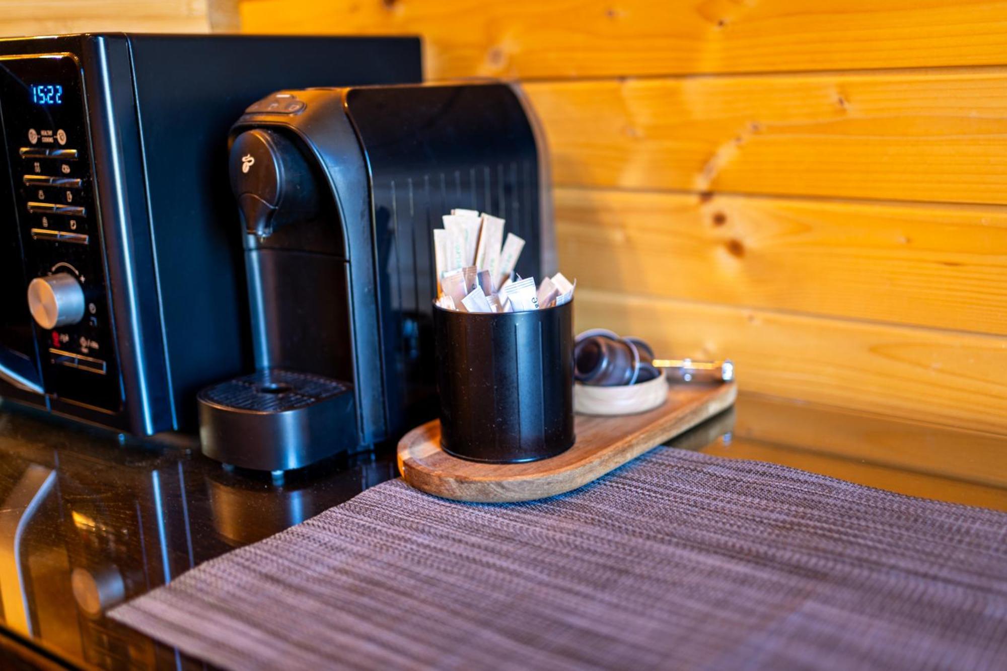 Glamp In Style Pods Resort Bran  Exteriör bild